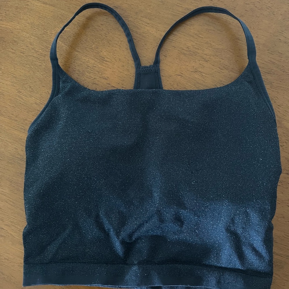 Black Seamless Sports Bra with Wide Straps
